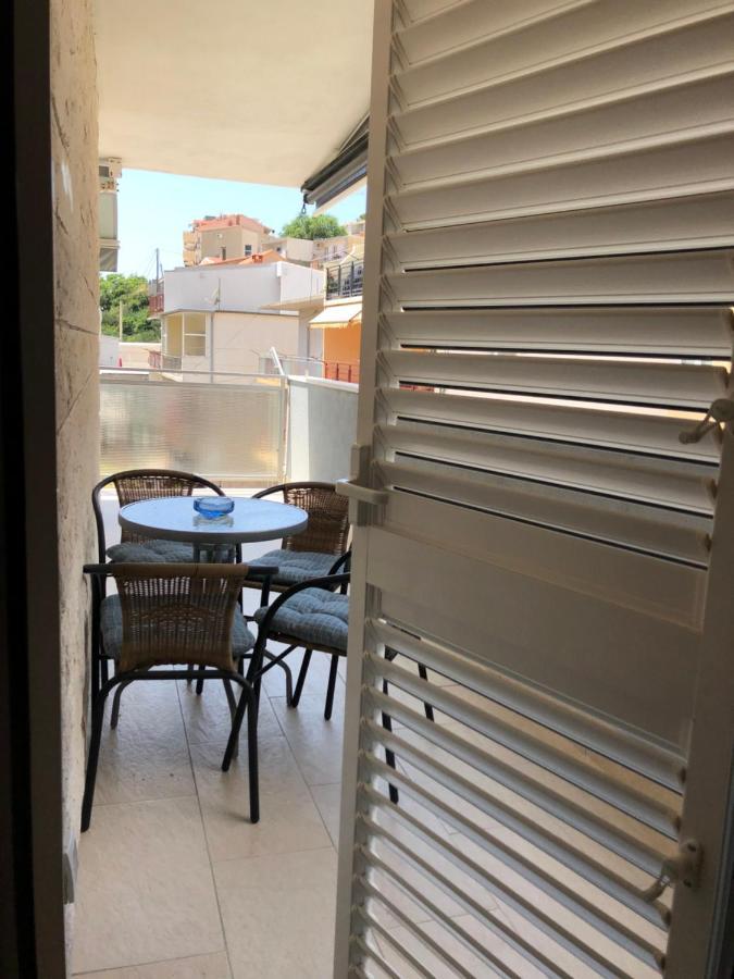 Omis - Private Ensuite Room With Balcony - Hotel Style Екстериор снимка