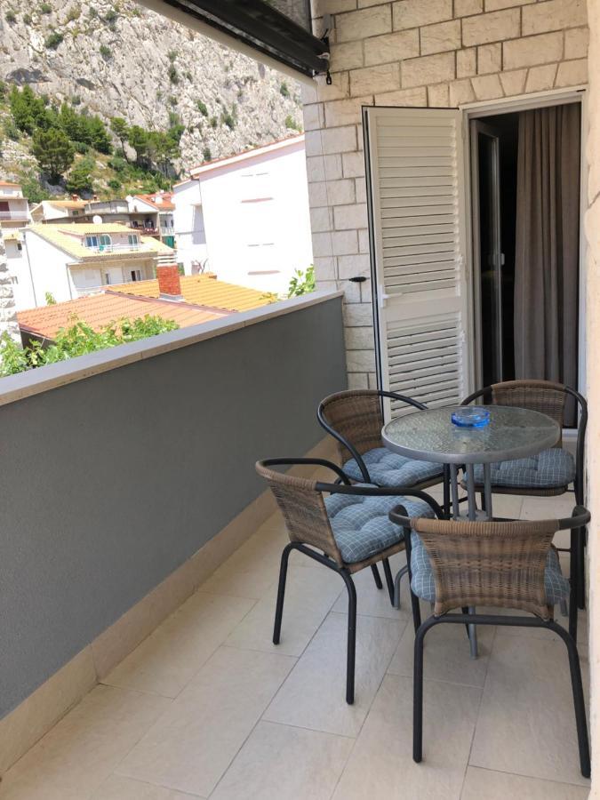 Omis - Private Ensuite Room With Balcony - Hotel Style Екстериор снимка
