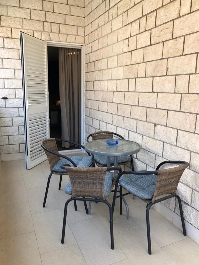 Omis - Private Ensuite Room With Balcony - Hotel Style Екстериор снимка