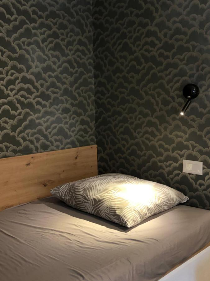 Omis - Private Ensuite Room With Balcony - Hotel Style Екстериор снимка